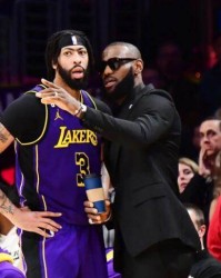 C7电子游戏-湖人痛失好局谁之过？浓眉4次关键时刻罚丢球全败